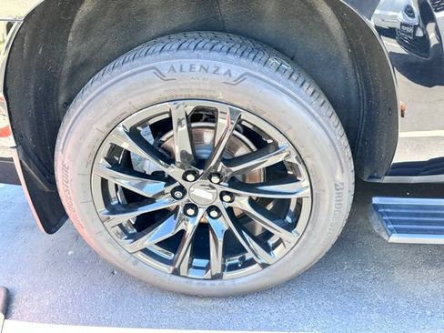 Used 2022 Cadillac Escalade ESV Sport w/ Touring Package AWD/4WD image 6