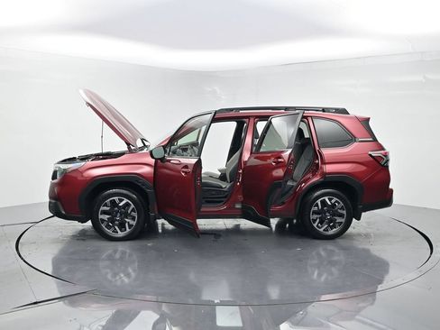 Used 2025 Subaru Forester Premium w/ Convenience Package #2 AWD/4WD image 27