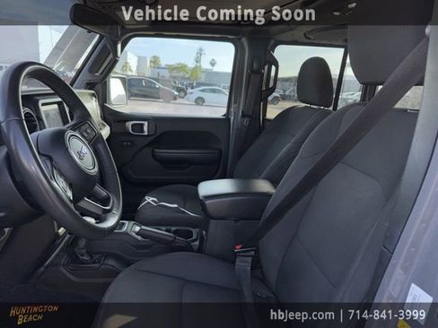 Used 2023 Jeep Wrangler Sport S image 9