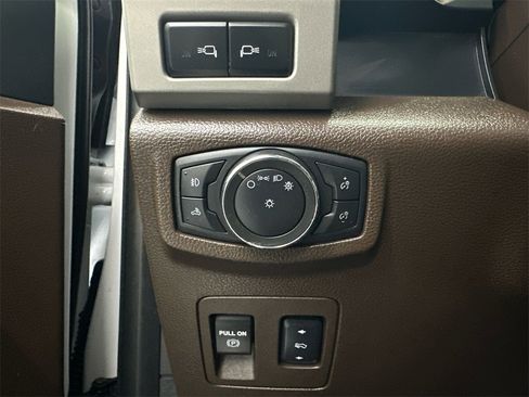 Used 2018 Ford F150 King Ranch w/ Equipment Group 601A Luxury image 33