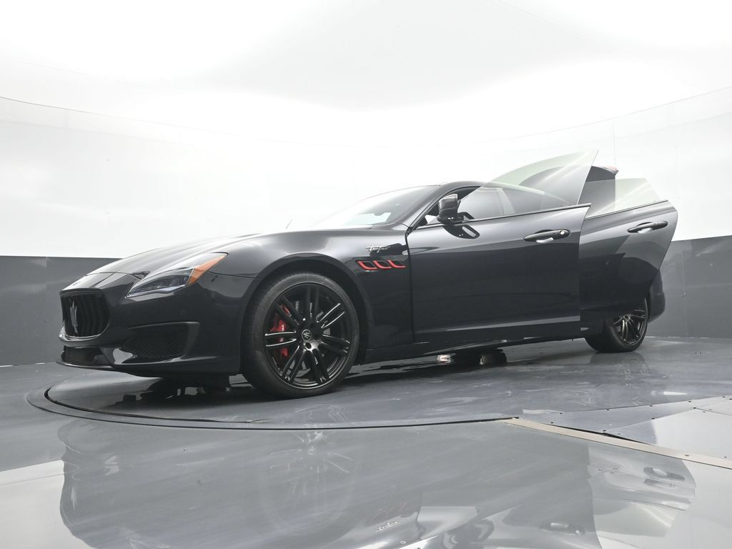 Used 2022 Maserati Quattroporte Trofeo RWD image 27