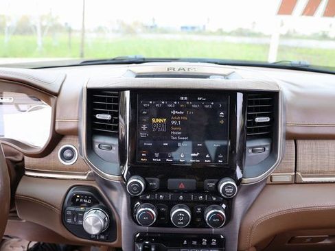 Used 2019 RAM 1500 Limited w/ Off Road Group image 18