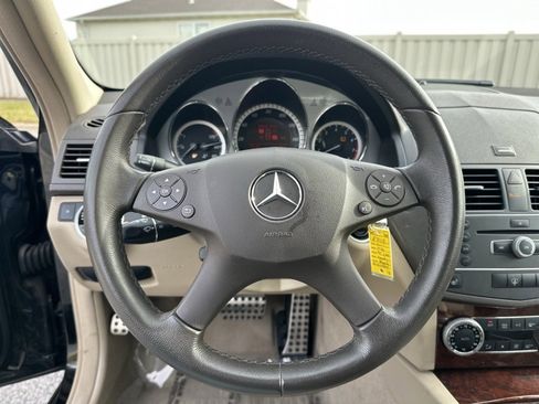 Used 2011 Mercedes-Benz C 300 4MATIC Sedan image 30