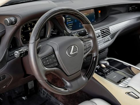 Used 2019 Lexus LS 500 w/ Interior Upgrade Package RWD image 17