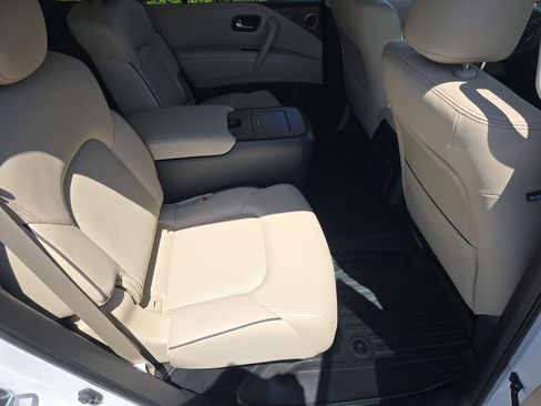 Used 2024 Nissan Armada SL w/ Captain's Chairs Package AWD/4WD image 27