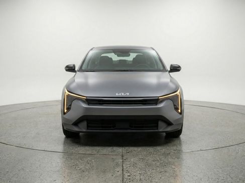 Used 2025 Kia K4 LXS image 2