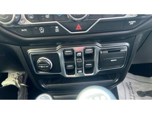 Used 2021 Jeep Wrangler Unlimited Sahara AWD/4WD image 19