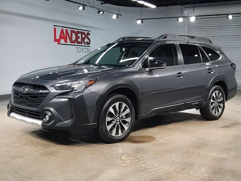Used 2023 Subaru Outback Limited XT AWD/4WD image 3
