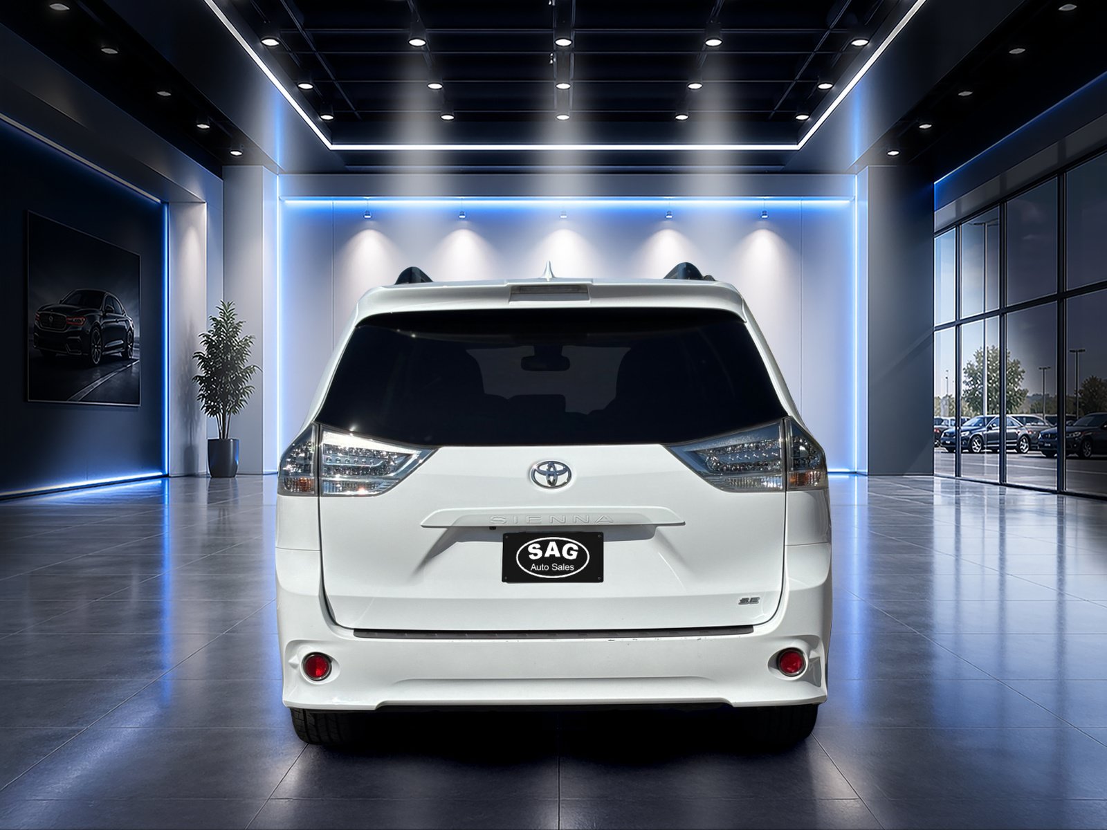 Used 2020 Toyota Sienna SE w/ Carpet Mat Package FWD image 5