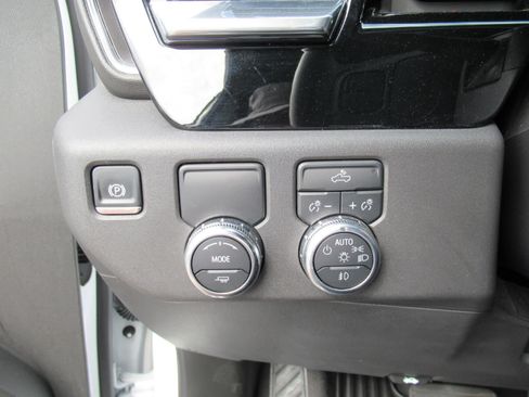 Used 2025 GMC Sierra 1500 Elevation RWD image 16
