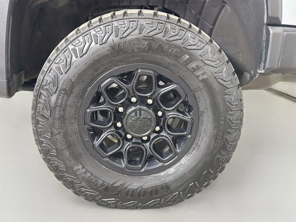 Used 2025 Chevrolet Silverado 2500 ZR2 w/ ZR2 Bison Edition AWD/4WD image 29