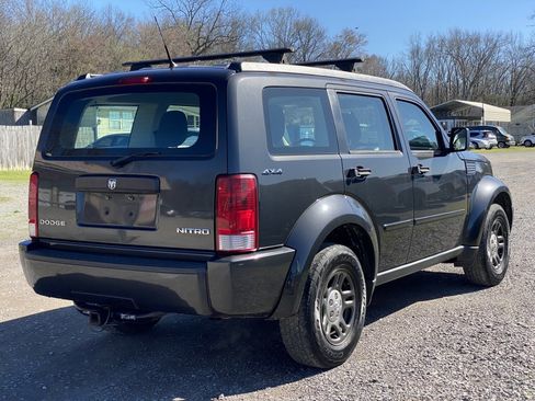 Used 2011 Dodge Nitro SE image 5