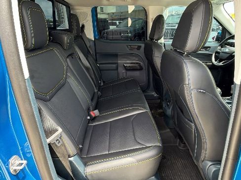 Used 2025 Ford Maverick Lobo AWD/4WD image 31