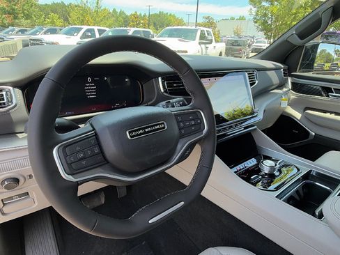 New 2026 Jeep Grand Wagoneer Limited AWD/4WD image 23