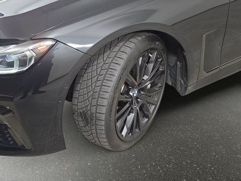 Used 2022 BMW 750i xDrive w/ Executive Package AWD/4WD image 37