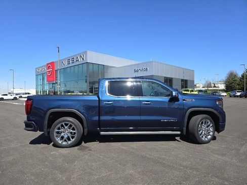 Used 2023 GMC Sierra 1500 Denali w/ Technology Package AWD/4WD image 16