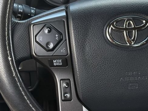 Used 2017 Toyota Tacoma TRD Sport w/ Tow Package (A/T) AWD/4WD image 13