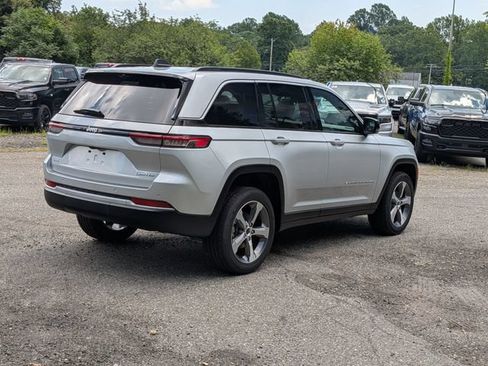 New 2026 Jeep Grand Cherokee Limited w/ Luxury Tech Group II AWD/4WD image 3