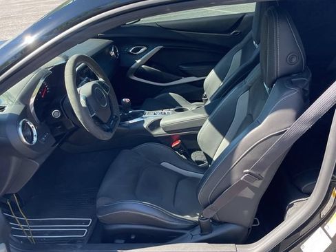 Used 2017 Chevrolet Camaro SS RWD image 5