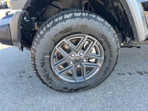 Used 2024 Jeep Wrangler Sport S image 9