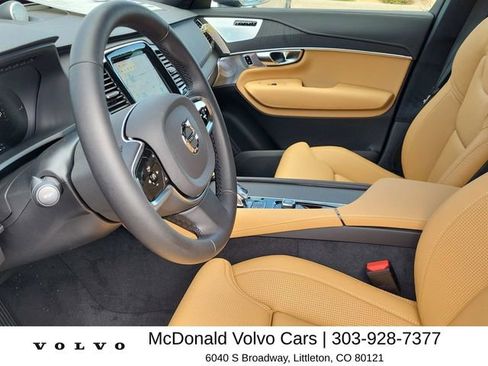 Used 2025 Volvo XC90 T8 Ultra w/ Lounge Package image 11