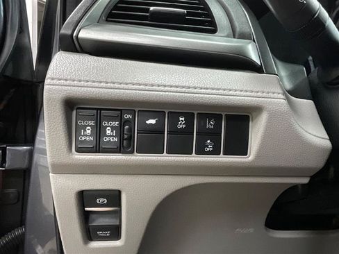 Used 2019 Honda Odyssey EX-L image 22