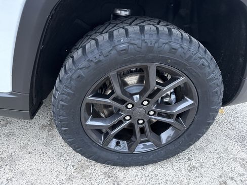 New 2025 Jeep Grand Cherokee L Limited w/ Trailer Tow Package image 19