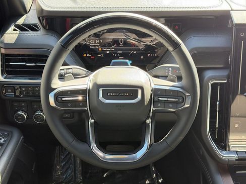 New 2026 GMC Yukon Denali w/ Denali Reserve Package AWD/4WD image 9