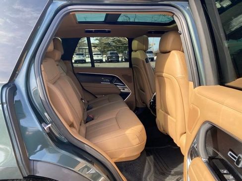 Used 2023 Land Rover Range Rover SE image 33