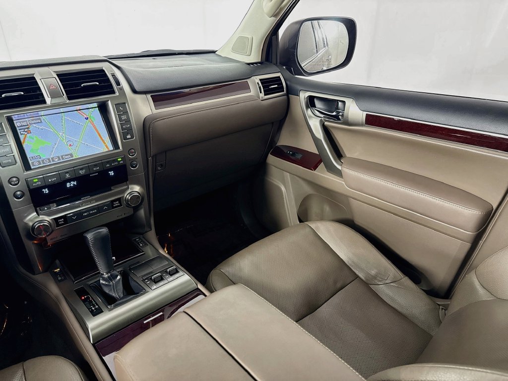 Used 2017 Lexus GX 460 Premium w/ Premium Package AWD/4WD image 29