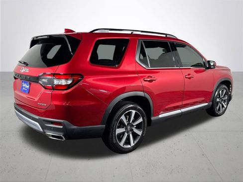New 2025 Honda Pilot Touring image 6