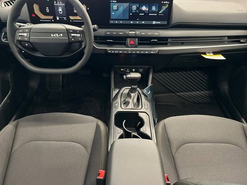 New 2026 Kia K4 LXS image 9