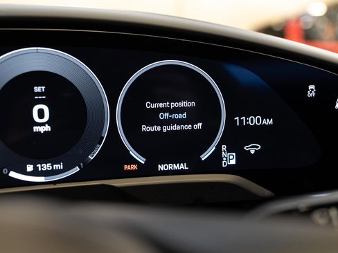 Used 2025 Porsche Taycan RWD image 71