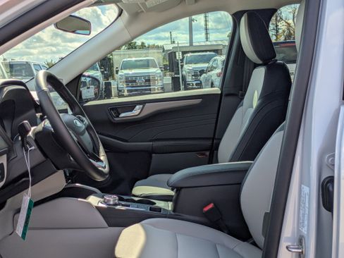 New 2026 Ford Escape SE FWD image 21
