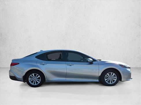 Used 2025 Toyota Camry LE FWD image 4