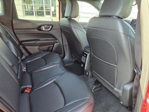 Used 2026 Jeep Compass Latitude image 30