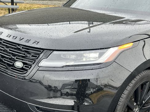 Certified 2025 Land Rover Range Rover Velar Dynamic SE image 12