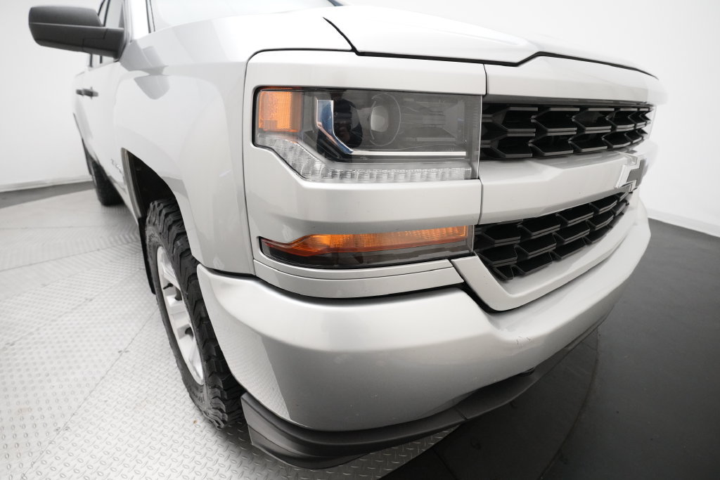 Used 2019 Chevrolet Silverado 1500 Custom w/ Custom Convenience Package AWD/4WD image 20