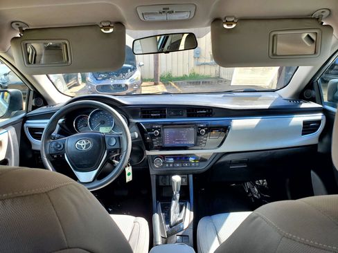 Used 2016 Toyota Corolla LE FWD image 35