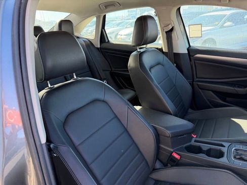 Used 2024 Volkswagen Jetta SE image 21