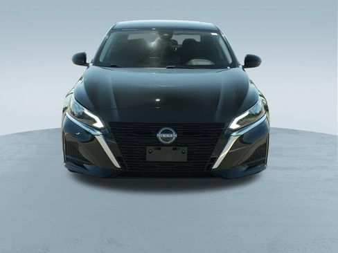 Used 2023 Nissan Altima 2.5 SV w/ SV Premium Package FWD image 2