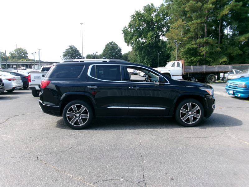 Used 2017 GMC Acadia Denali w/ Technology Package FWD image 21