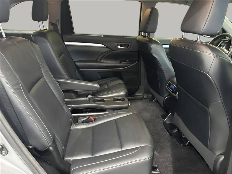 Used 2015 Toyota Highlander XLE AWD/4WD image 25