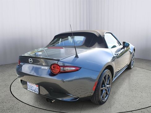 Used 2016 MAZDA MX-5 Miata Club image 8