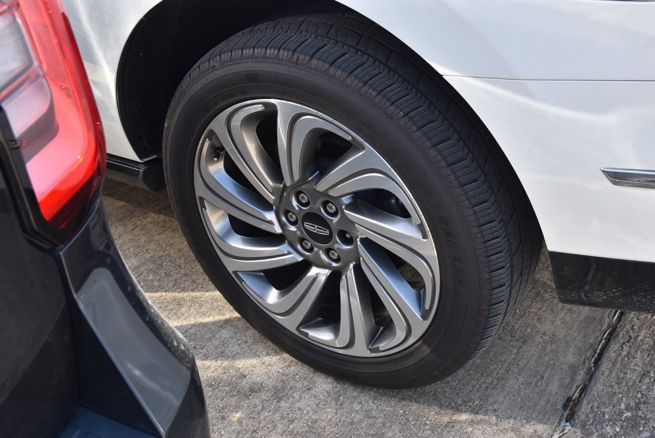 Used 2023 Lincoln Navigator 2WD image 13