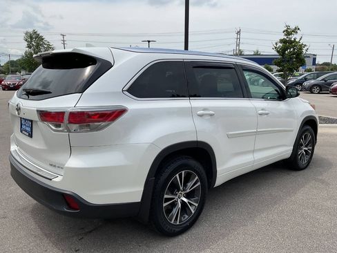 Used 2016 Toyota Highlander XLE AWD/4WD image 7
