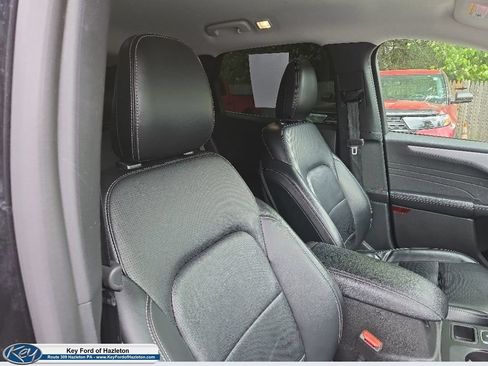 Used 2024 Ford Escape Platinum AWD/4WD image 17
