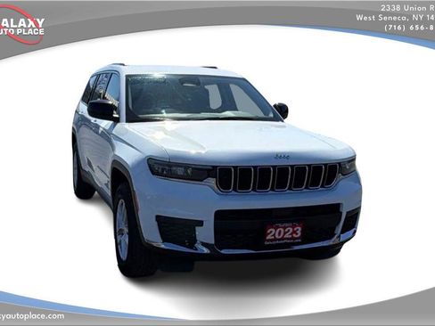 Used 2023 Jeep Grand Cherokee L Laredo AWD/4WD image 3
