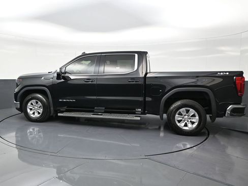 Used 2023 GMC Sierra 1500 SLE image 2