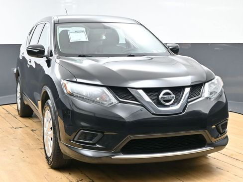 Used 2015 Nissan Rogue S image 4